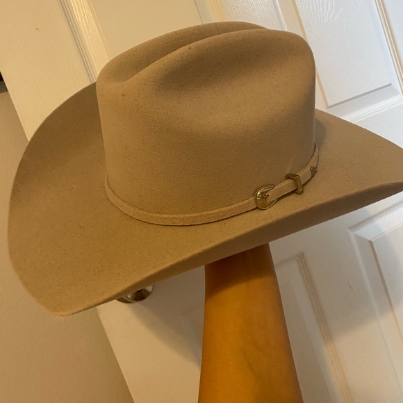 Classic Beige Cowboy Hat - Picture 5 of 8